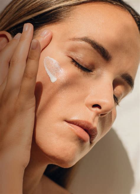 BABE Super Fluid Mattifying Sunscreen SPF Ml Apoteka DELFARM Jelah