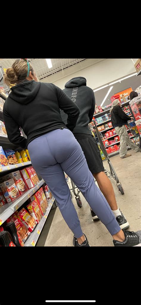 Latina Milf With Nice Ass In Yoga Pants Spandex Leggings Yoga Pants Forum