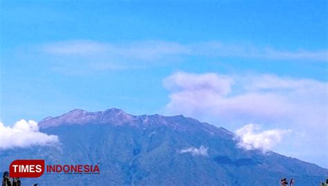 Gunung Raung Keluarkan Suara Gemuruh Mirip 2020 Silam TIMES Indonesia