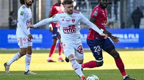 Ligue 1 Rennes et Lyon enchaînent Brest cale Nantes se relance Ce