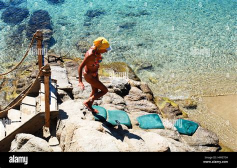 Ragazza In Bikini Al Mare Immagini E Fotografie Stock Ad Alta Risoluzione Alamy