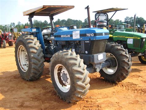 New Holland 7610 4x4 Farm Tractor