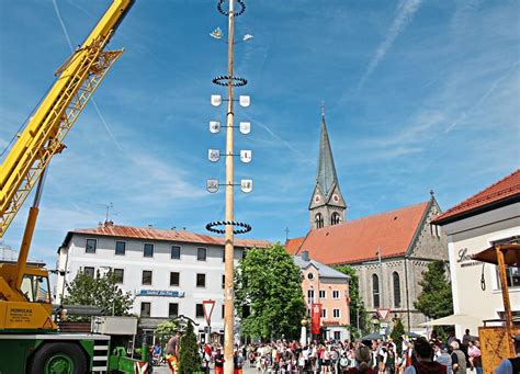 26 Meter Hoher Maibaum In Tittling