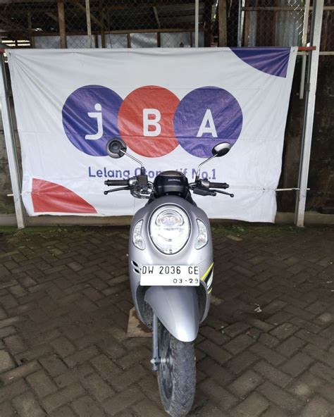 Lelang Motor Honda Scoopy Silver Makassar