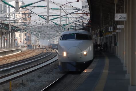 Shinkansen 0series R61 フレッシュグリーン色 電球切れ Takeshi Kuboki Flickr