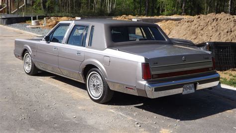 1989 Lincoln Town Car Rear View