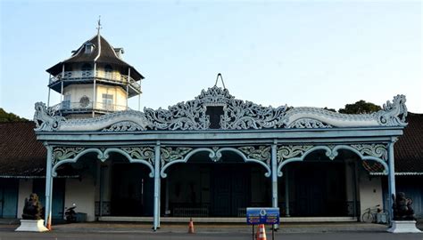 Revitalisasi Keraton Dengan Masjid Agung Surakarta Harus Selaras