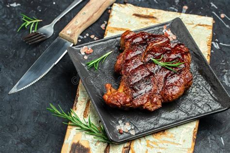 Chuletas De Cerdo Asadas Con Hierbas Y Especias Fondo De La Receta