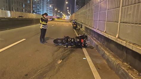 疑未開車燈釀禍！重機高速追撞計程車 騎士噴飛重摔慘死 地球黃金線