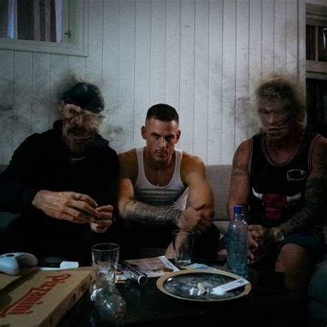 larsiveli annonserer debutalbumet bitterhetens hotell universal