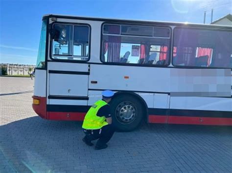 Autobusy Szkolne Kontrolowane Przez W Oc Awskich Policjant W