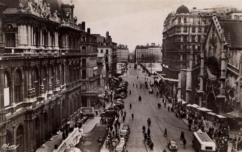 Lyon Place Des Cordeliers Palais De La Bourse Eglise De St