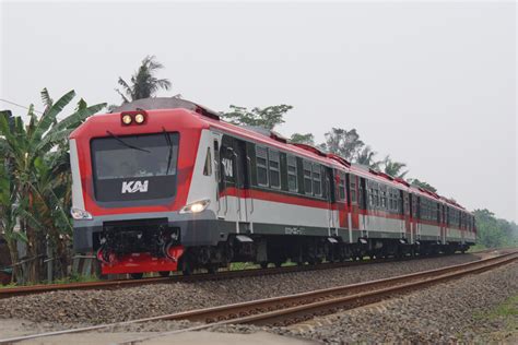 KAI Uji Coba Armada Feeder Kereta Cepat Keliling Jawa Bagian Tengah