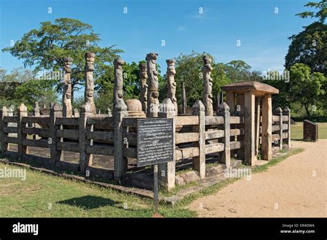 Polonnaruwa Viereck Stockfotos Und Bilder Kaufen Alamy