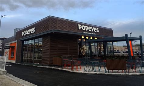 La franquicia de restauración Popeyes aterriza en el País Vasco