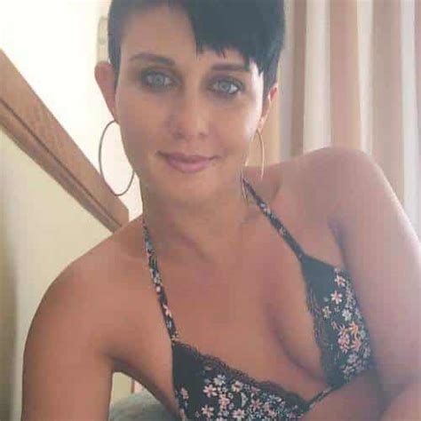 Hey melde mich hier für einen gemütlichen Sexchat onlinesexkontaktex