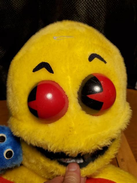 Vintage Pacman Hand Puppet Plush 1982 Midway Commonwealth 14 Red Eyes