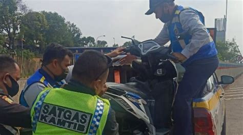 Jalan Tol Untuk Mobil Bila Sepeda Motor Masuk Ada Sanksi Hukum