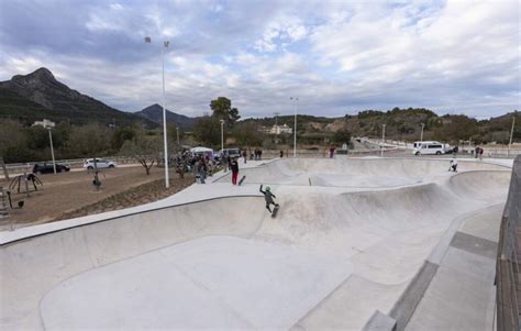 Apertura De Skatepark Castillo Infantil Y Circuito Biosaludable En