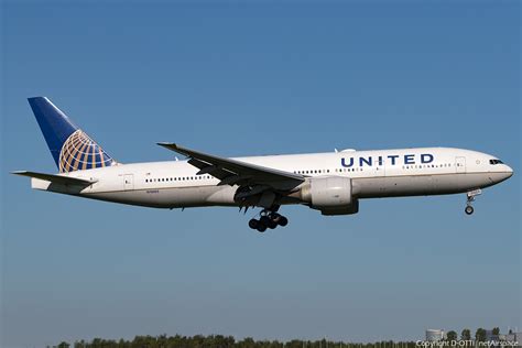 United Airlines Boeing Er N Photo Netairspace