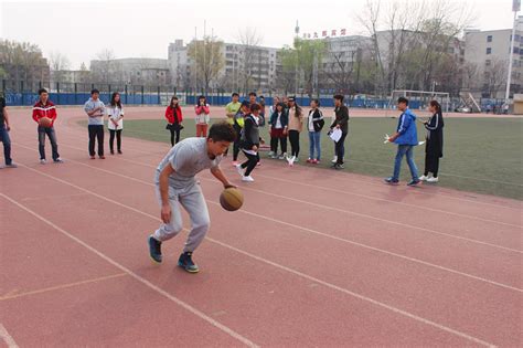 数学与信息科学学院举办第五届“大学生阳光体育节”之趣味运动活动