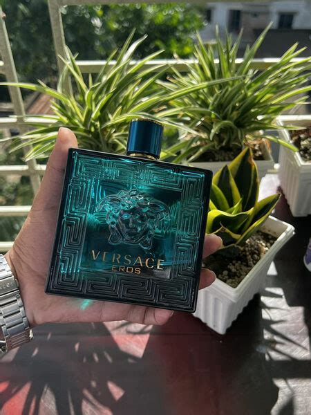 9 Versace Colognes You Must Have In Your Collection 2023