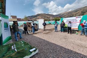 El equipo técnico del proyecto de reforestación de Anchonga visitaron