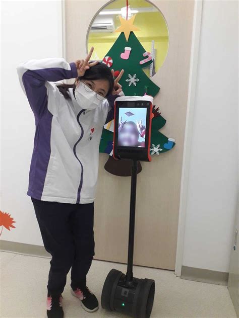 Child life specialists give emotional, mental support for young