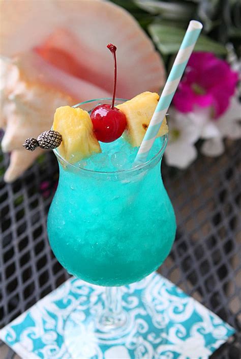 Blue Hawaii Cocktail Coconut Rum Blue Curaçao Pineapple Juice