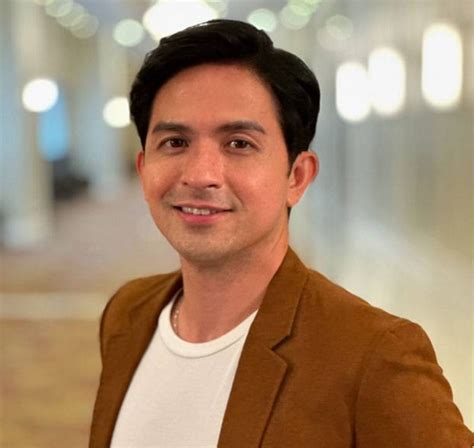 Dennis Trillo Intriguing Sunflower Scene In Everything About My Wife