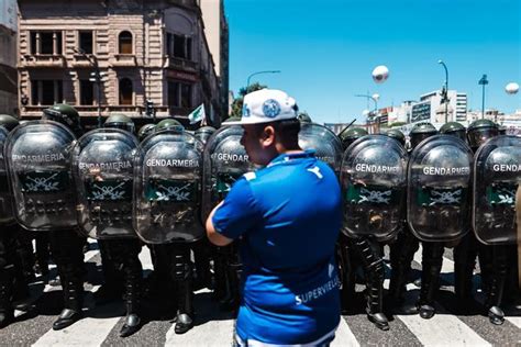 Multitudinarias Protestas Y Gran Seguimiento De La Huelga General En