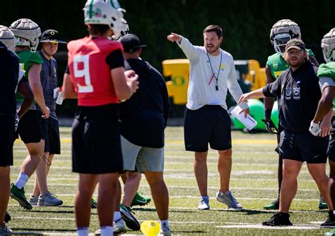 WATCH: Oregon HC Dan Lanning recaps Ducks' first scrimmage of fall camp ...