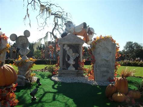 Halloween Decorations Disneyland