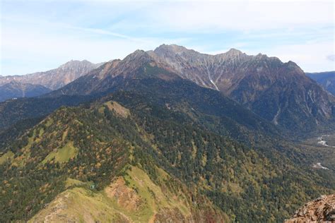 紅葉真っ盛りの焼岳へ 山と溪谷 編集部ブログ 山と溪谷社