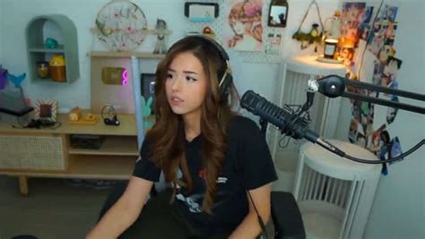 What Gaming Chair Does Pokimane Use Wepc