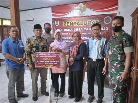 Pembagian Bantuan Langsung Tunai Dana Desa Tahap Pertama