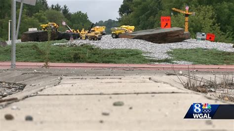 Traffic Circle Toy Display Delights Drivers Residents Youtube