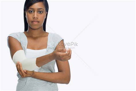 Bandaged Arm Images, HD Pictures For Free Vectors Download - Lovepik.com