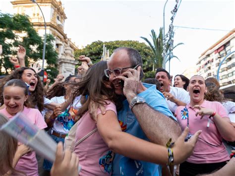 Fotogaler A La Hoguera De Diputaci Renfe Consigue El Primer