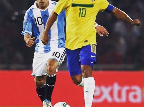 Jugó en la Selección Argentina, enfrentó a Ronaldinho y se convirtió en