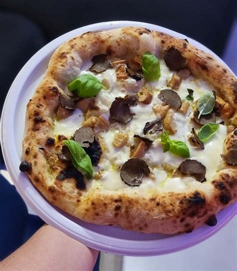 Pizza La Tartufo WikiPizza