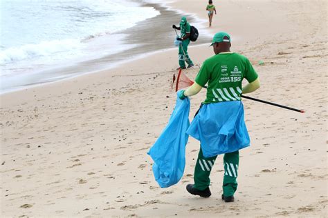 Limpurb Apoia A O De Limpeza Em Praia De Boa Viagem Neste S Bado