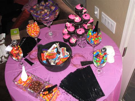 Gotta Love the Cupcakes: Halloween Baby Shower