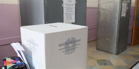 Referendum Affluenza Vicina Al Comunali In Calabria Ha Votato Il