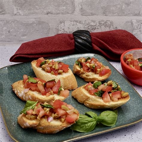 Tomato And Olive Bruschetta Recipe Veggie Ideas