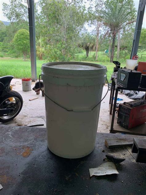 Worm Farming and Composting in a 5-Gallon Bucket [It's Easy!] - Outdoor Happens