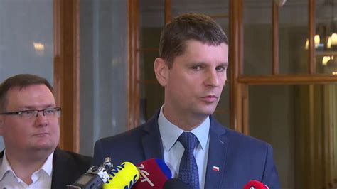 Ujawniono płace nauczycieli z nazwiskami Minister edukacji Dariusz