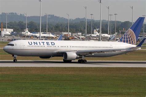 United Airlines N Ua Boeing Er Wl Muc Eddm M Nchen