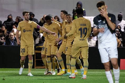 In Ceuta Barcelona Zieht Im Schongang Ins Copa Viertelfinale Ein