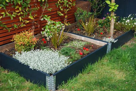 Raised Garden Beds | modular stackable planter boxes | USA - Pallet Collars + Pallets = Pallet ...